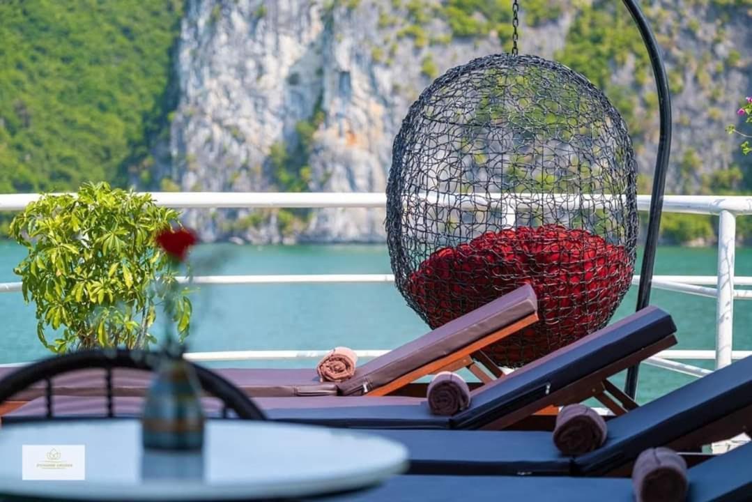 Cat Ba Valentine Hotel Dong Khe Sau Exterior photo
